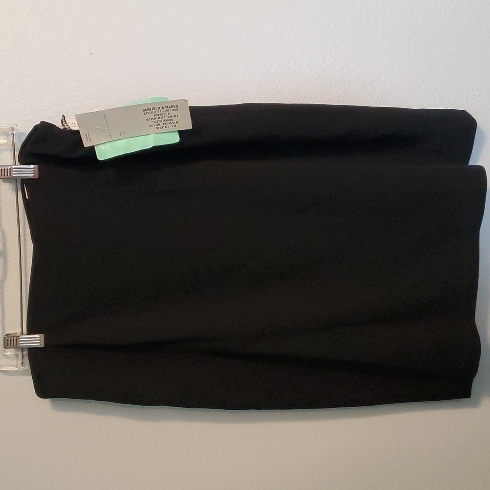 Garfield & Marks straight black business skirt size 10